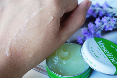 Vaseline Lip Therapy Tin (3).png