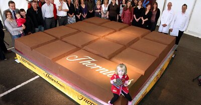 employees-unveil-thorton-s-giant-chocolate-bar-pic-pa-565889109.jpg