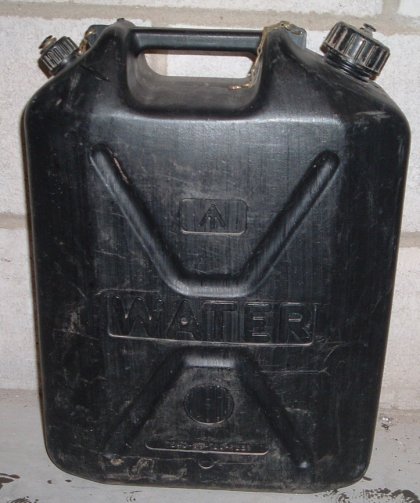 1207251-WATER-JERRY-CAN-20-LTR.jpg